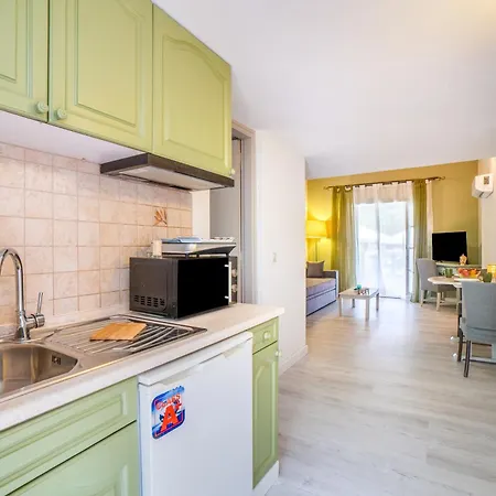 Corfu Club Maisonette 5 アパートホテル