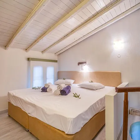 Corfu Club Maisonette 5 מלון דירות גאוביה