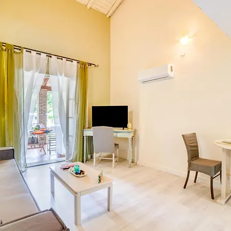Corfu Club Maisonette 5 3* جوفيا
